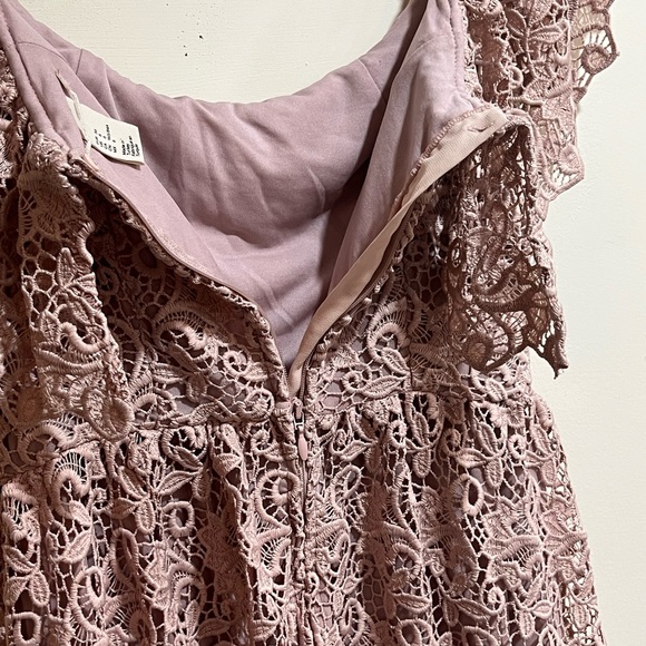 H&M Off-the-shoulder blush lace dress sz 6 - Picture 11 of 16